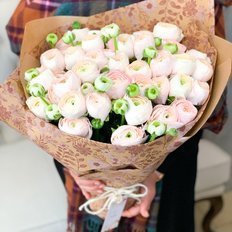 Ranunculus Cloni Hanoi | Sending Spring Flowers to Milan Monza Hinterland | Flower Delivery