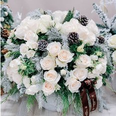 White Flowers Vase | Send Christmas Flowers to Milan | FlorPassion